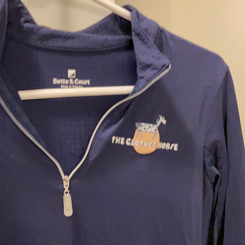 The clothes horse Sun Shirt